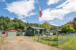 47885 W 1st St, Oakridge, OR 97463 - Photo 2
