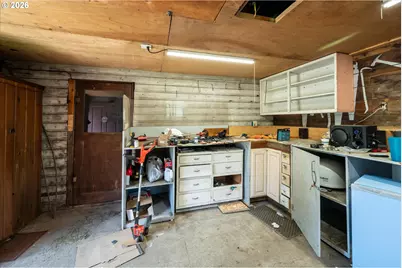 47885 W 1st St, Oakridge, OR 97463 - Photo 22