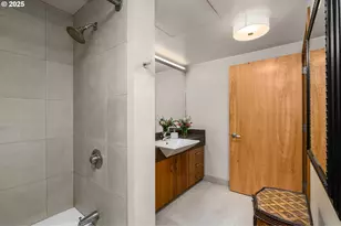 1130 NW 12th Ave, Portland, OR 97209 - Photo 26