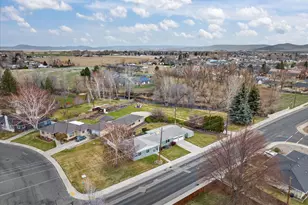 1900 D St, Baker City, OR 97814 - Photo 2