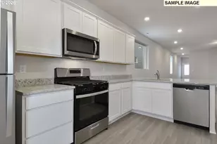 1339 Owl Ave, Woodburn, OR 97071 - Photo 8