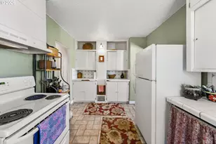 1426 SE Douglas Ave, Roseburg, OR 97470 - Photo 10