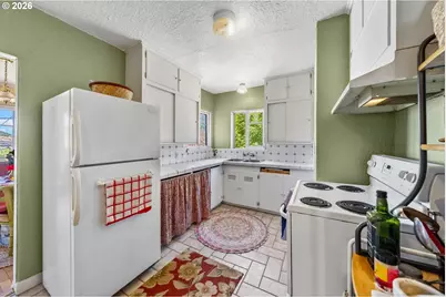 1426 SE Douglas Ave, Roseburg, OR 97470 - Photo 8