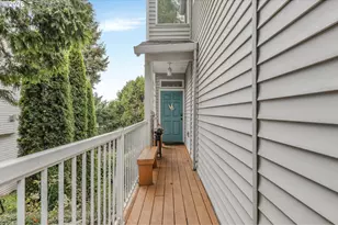15866 SW Cherrywood Ln, Portland, OR 97224 - Photo 2