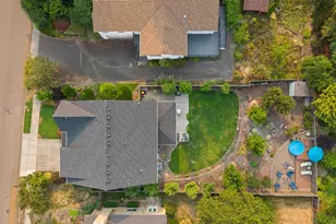 3223 SW Caraway Ct, Portland, OR 97219 - Photo 46