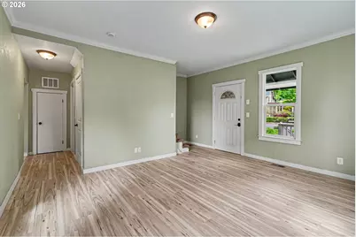 213 Mill St, Silverton, OR 97381 - Photo 14