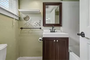 213 Mill St, Silverton, OR 97381 - Photo 24