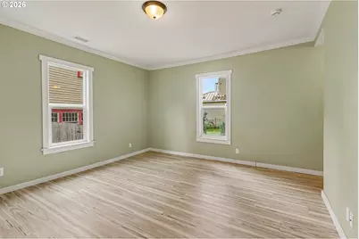 213 Mill St, Silverton, OR 97381 - Photo 12
