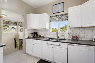 514 NE Going St, Portland, OR 97211 - Photo 14