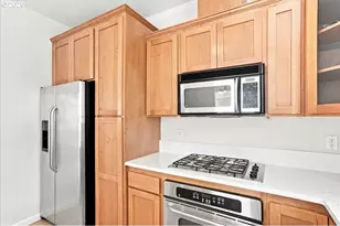16244 SW Gage Ln, Beaverton, OR 97006 - Photo 6