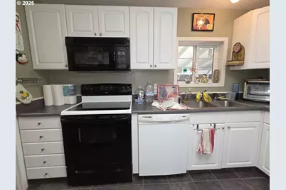 4808 SE 134th Dr, Portland, OR 97236 - Photo 8