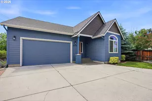 3279 NE Jonahs Ct, Bend, OR 97701 - Photo 2