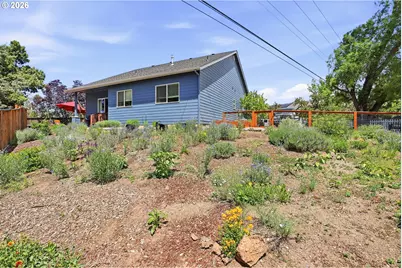 3279 NE Jonahs Ct, Bend, OR 97701 - Photo 16