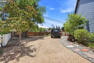 3279 NE Jonahs Ct, Bend, OR 97701 - Photo 20