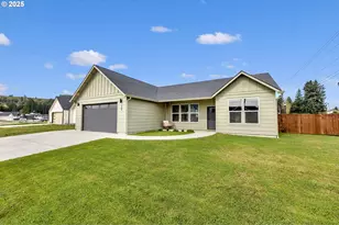 102 W Oak St, Yacolt, WA 98675 - Photo 2