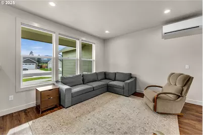 102 W Oak St, Yacolt, WA 98675 - Photo 8