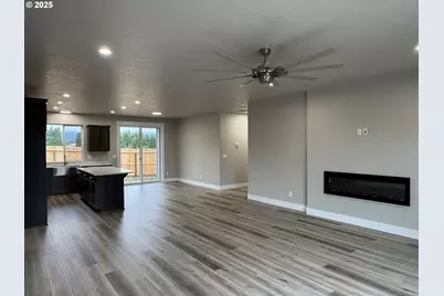 149 Coles Valley St, Sutherlin, OR 97479 - Photo 4