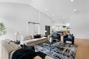 9070 NW Lovejoy St, Portland, OR 97229 - Photo 12