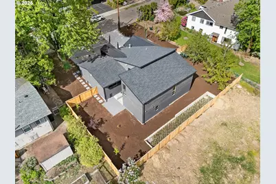 9070 NW Lovejoy St, Portland, OR 97229 - Photo 32