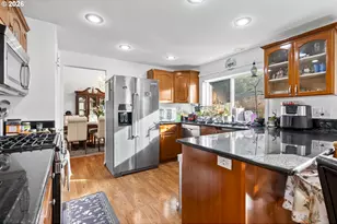 15358 SW Roundtree Dr, Tigard, OR 97223 - Photo 8