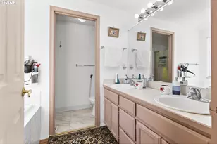 15358 SW Roundtree Dr, Tigard, OR 97223 - Photo 14