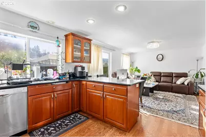 15358 SW Roundtree Dr, Tigard, OR 97223 - Photo 10