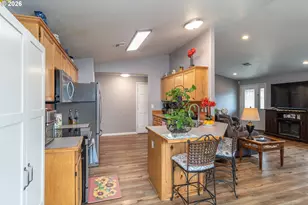 380 Sunnyside Dr, Winston, OR 97496 - Photo 2