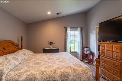 380 Sunnyside Dr, Winston, OR 97496 - Photo 10