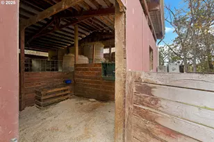 624 Willis Creek Rd, Winston, OR 97496 - Photo 28