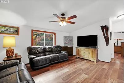 624 Willis Creek Rd, Winston, OR 97496 - Photo 10