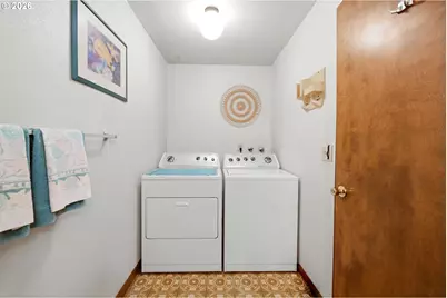 20130 SW 71st Ave, Tualatin, OR 97062 - Photo 32