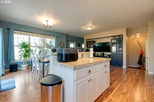 646 NE Roydon Ln, Hillsboro, OR 97006 - Photo 22