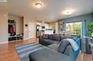646 NE Roydon Ln, Hillsboro, OR 97006 - Photo 14