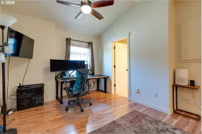 646 NE Roydon Ln, Hillsboro, OR 97006 - Photo 30