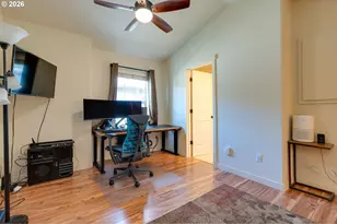 646 NE Roydon Ln, Hillsboro, OR 97006 - Photo 30