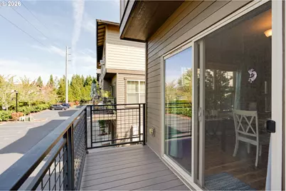 646 NE Roydon Ln, Hillsboro, OR 97006 - Photo 24
