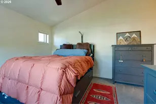 646 NE Roydon Ln, Hillsboro, OR 97006 - Photo 36