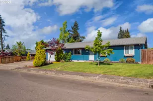 213 F St, Creswell, OR 97426 - Photo 2
