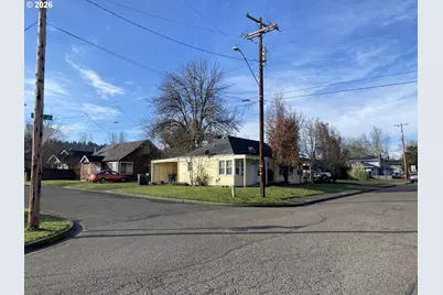 1910 W 17th Ave, Eugene, OR 97402 - Photo 2