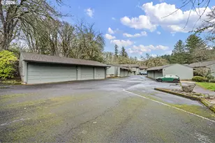 4429 Fox Hollow Rd, Eugene, OR 97405 - Photo 4