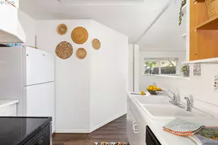 9106 SW Capitol Hwy, Portland, OR 97219 - Photo 14