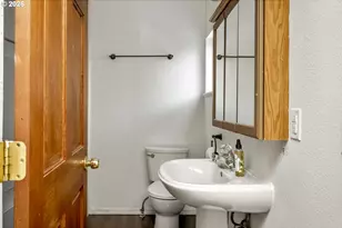 9106 SW Capitol Hwy, Portland, OR 97219 - Photo 24