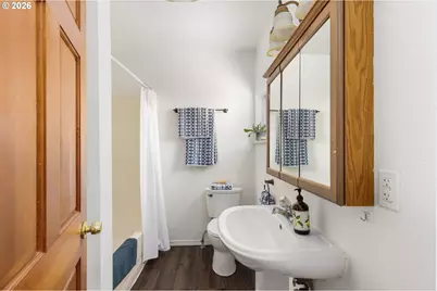 9106 SW Capitol Hwy, Portland, OR 97219 - Photo 28