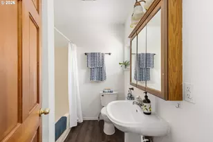 9106 SW Capitol Hwy, Portland, OR 97219 - Photo 28