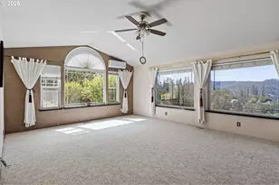 1385 SE Laurel Ct, Roseburg, OR 97470 - Photo 8