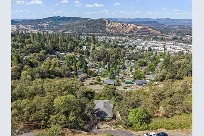 1385 SE Laurel Ct, Roseburg, OR 97470 - Photo 44