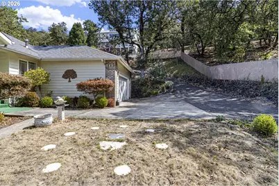 1385 SE Laurel Ct, Roseburg, OR 97470 - Photo 38