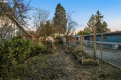 1487 Barton St, Eugene, OR 97404 - Photo 34