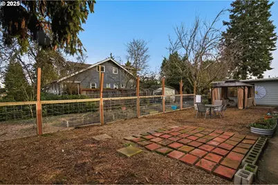 1487 Barton St, Eugene, OR 97404 - Photo 32