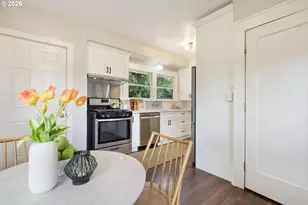 1005 NE Jarrett St, Portland, OR 97211 - Photo 8